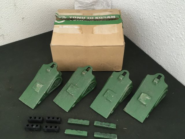 三菱製鋼 EACO 12S 18S 建設 重機 ユンボ バケット 爪を買取りました!